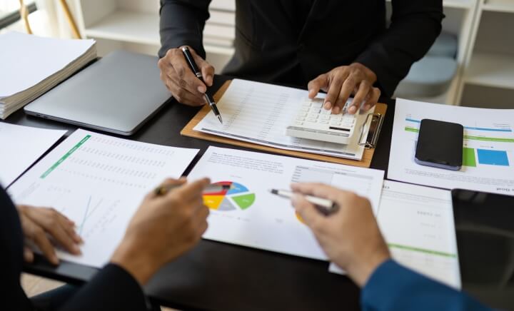 Develop Robust and Transparent Cash Flow Forecasts 