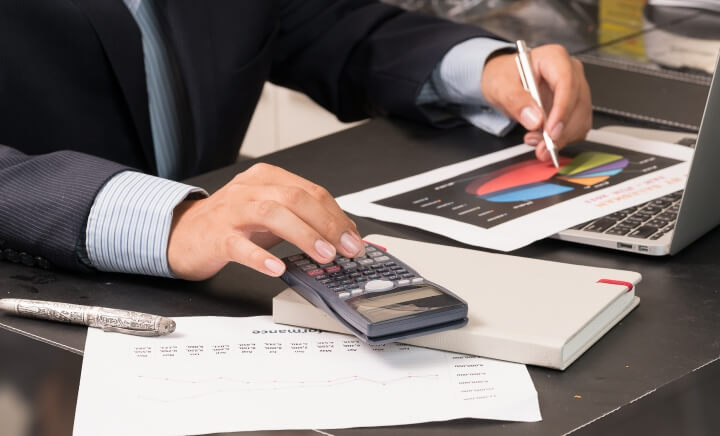 Guide Companies and Their Management Through Significant Underperformance, Stress and Distress 